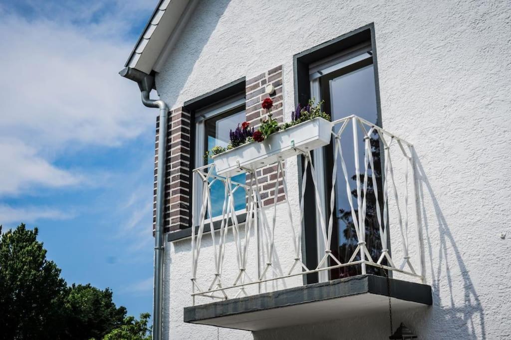 Schoenes Haus Mit Grossem Garten Seligenstadt Exterior photo