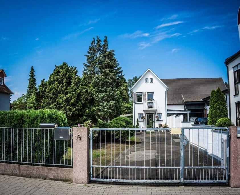 Schoenes Haus Mit Grossem Garten Seligenstadt Exterior photo
